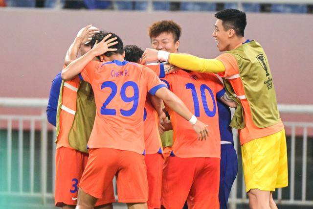 王哲林21+13上海负吉林 张宁26分山西大胜同曦